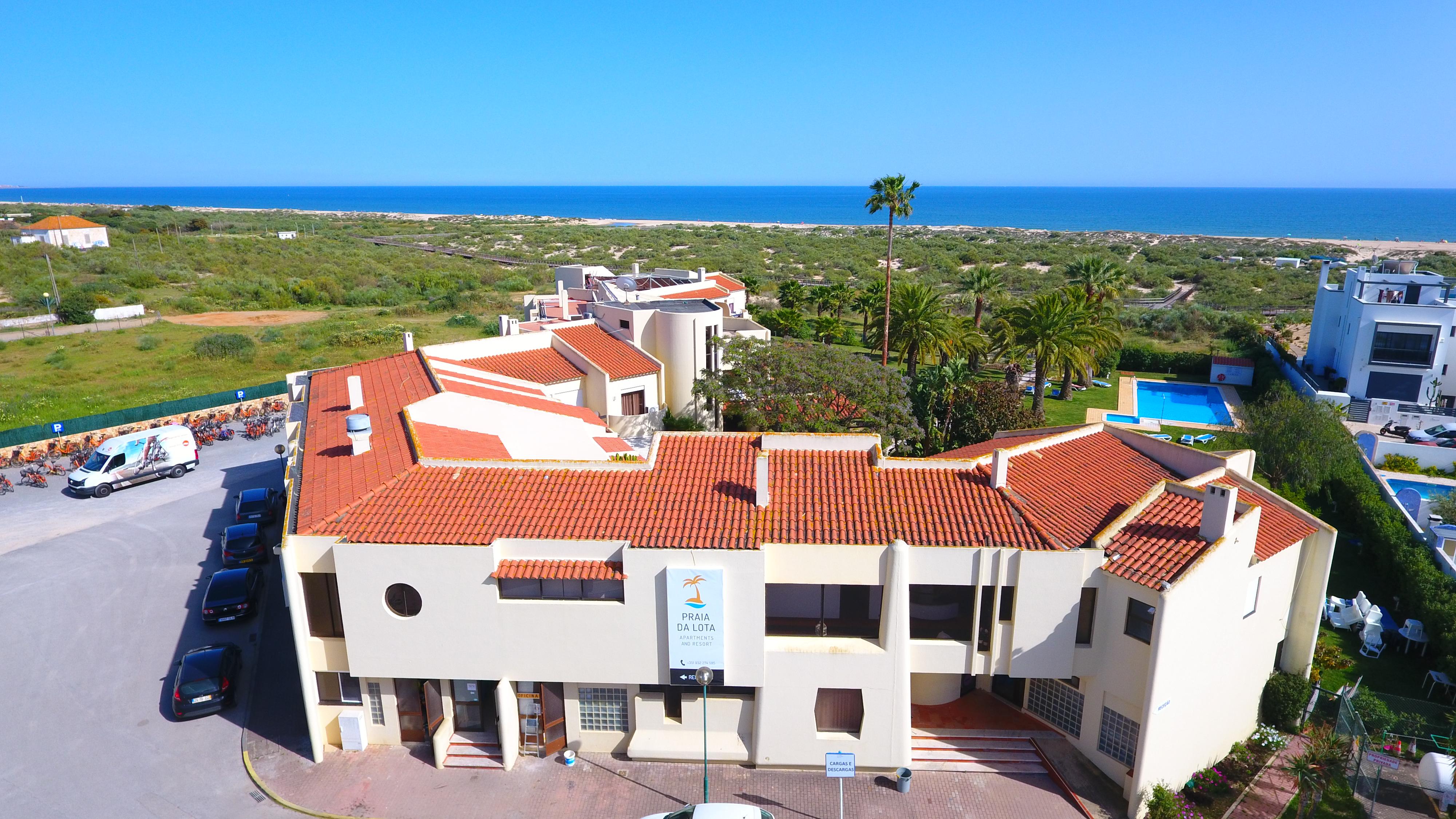 Praia Da Lota Resort - Beachfront Hotel Manta Rota Eksteriør billede