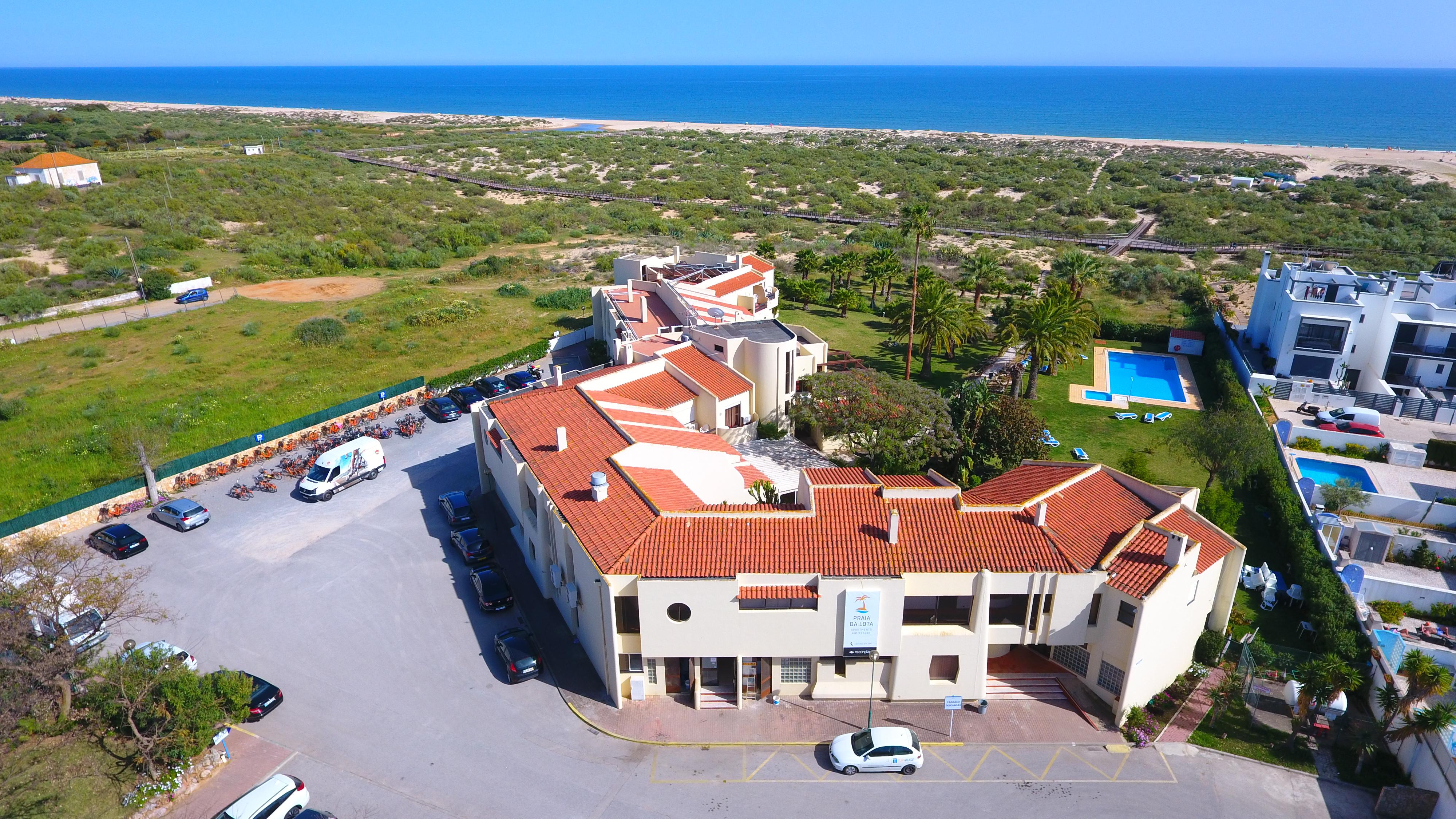 Praia Da Lota Resort - Beachfront Hotel Manta Rota Eksteriør billede