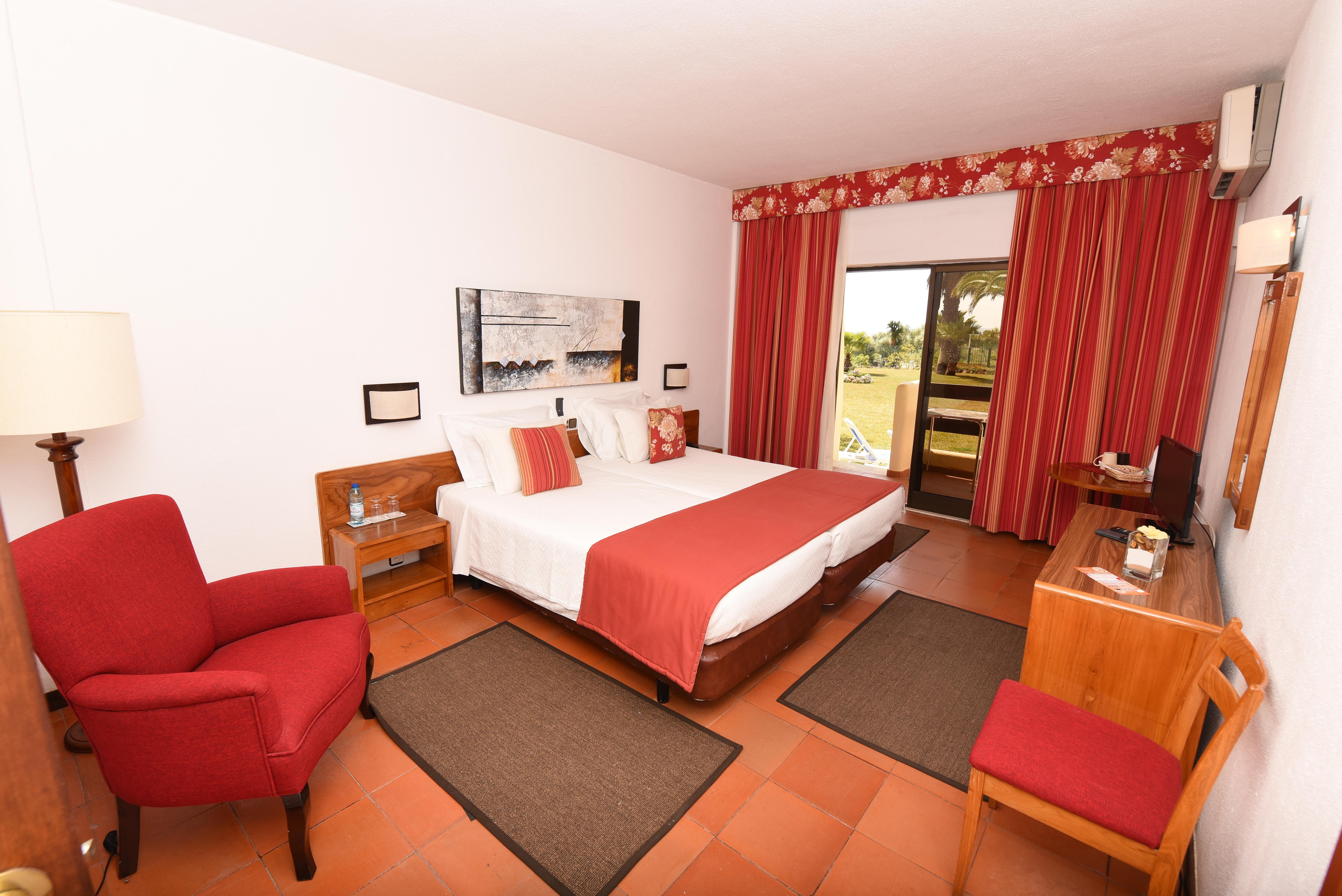 Praia Da Lota Resort - Beachfront Hotel Manta Rota Eksteriør billede