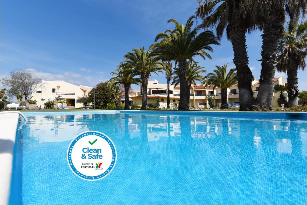 Praia Da Lota Resort - Beachfront Hotel Manta Rota Eksteriør billede
